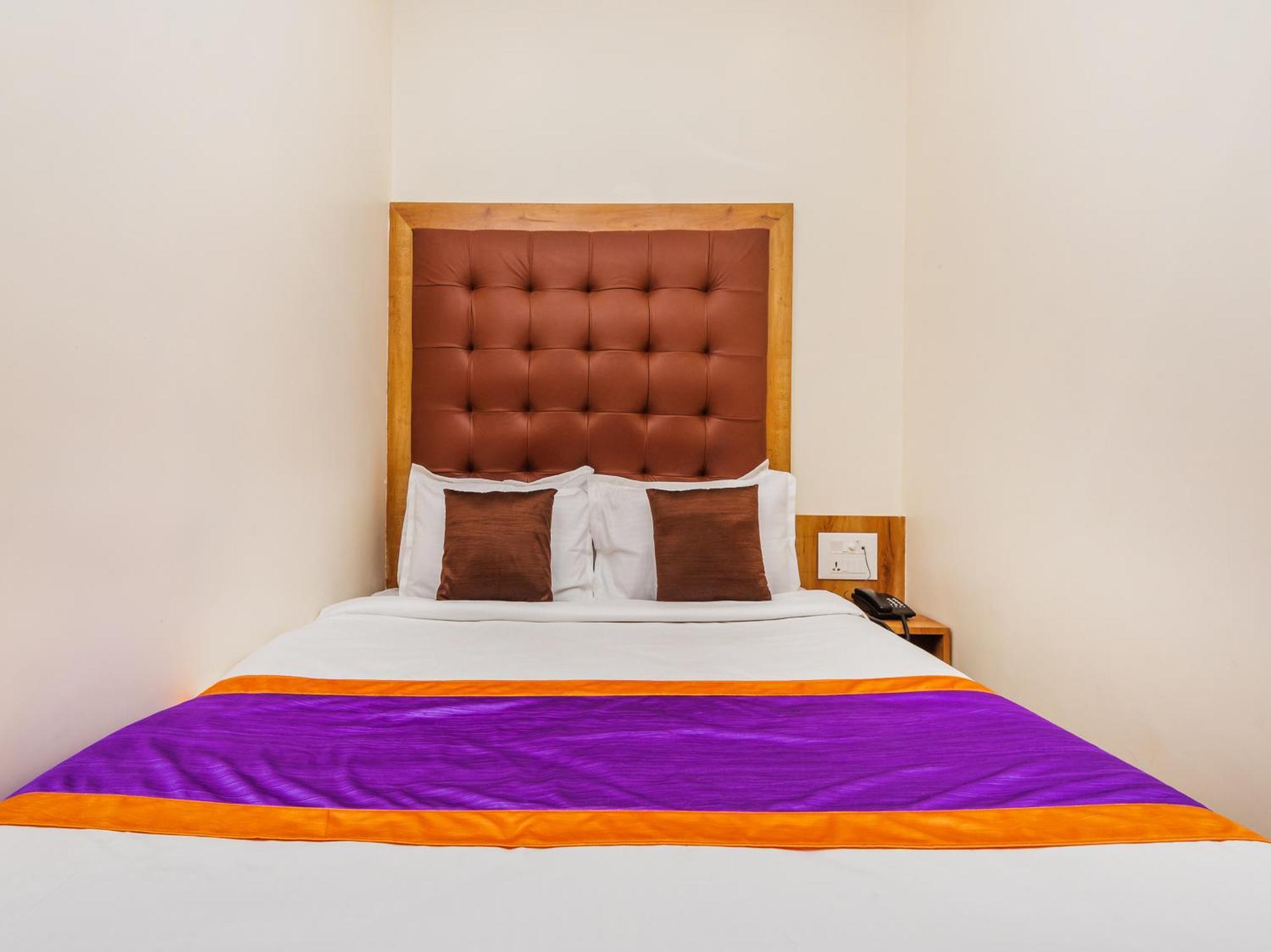 Hotel Era Mumbai Bagian luar foto