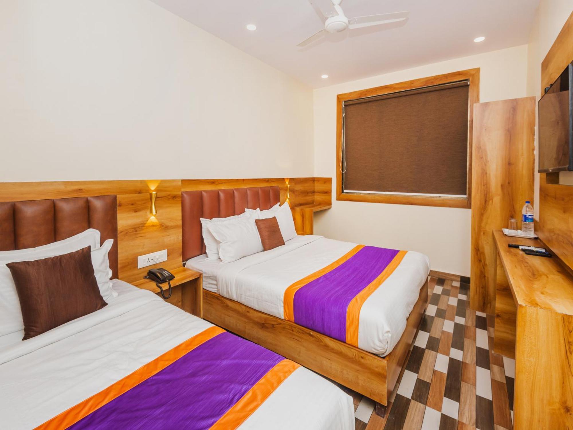 Hotel Era Mumbai Bagian luar foto