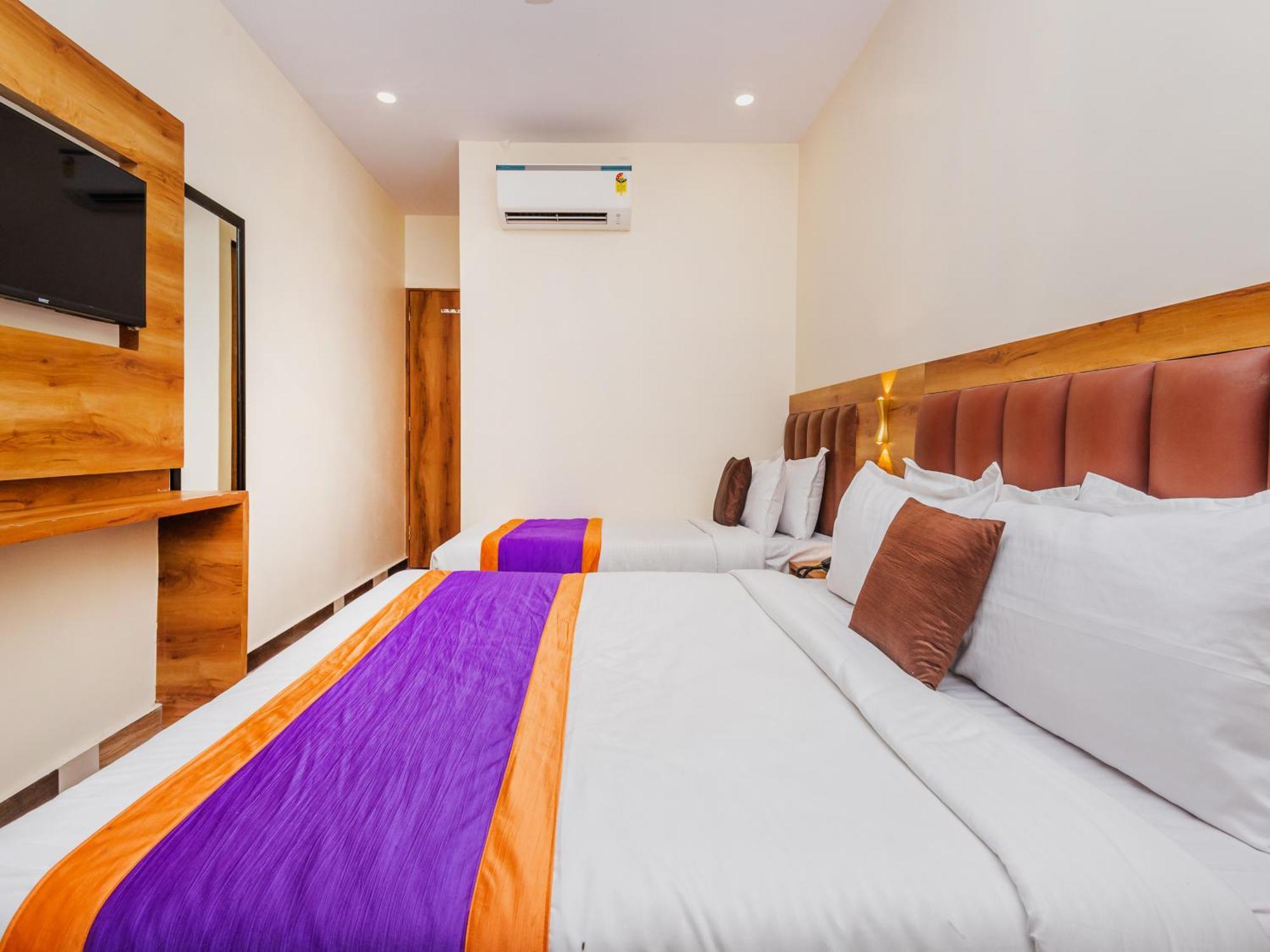 Hotel Era Mumbai Bagian luar foto