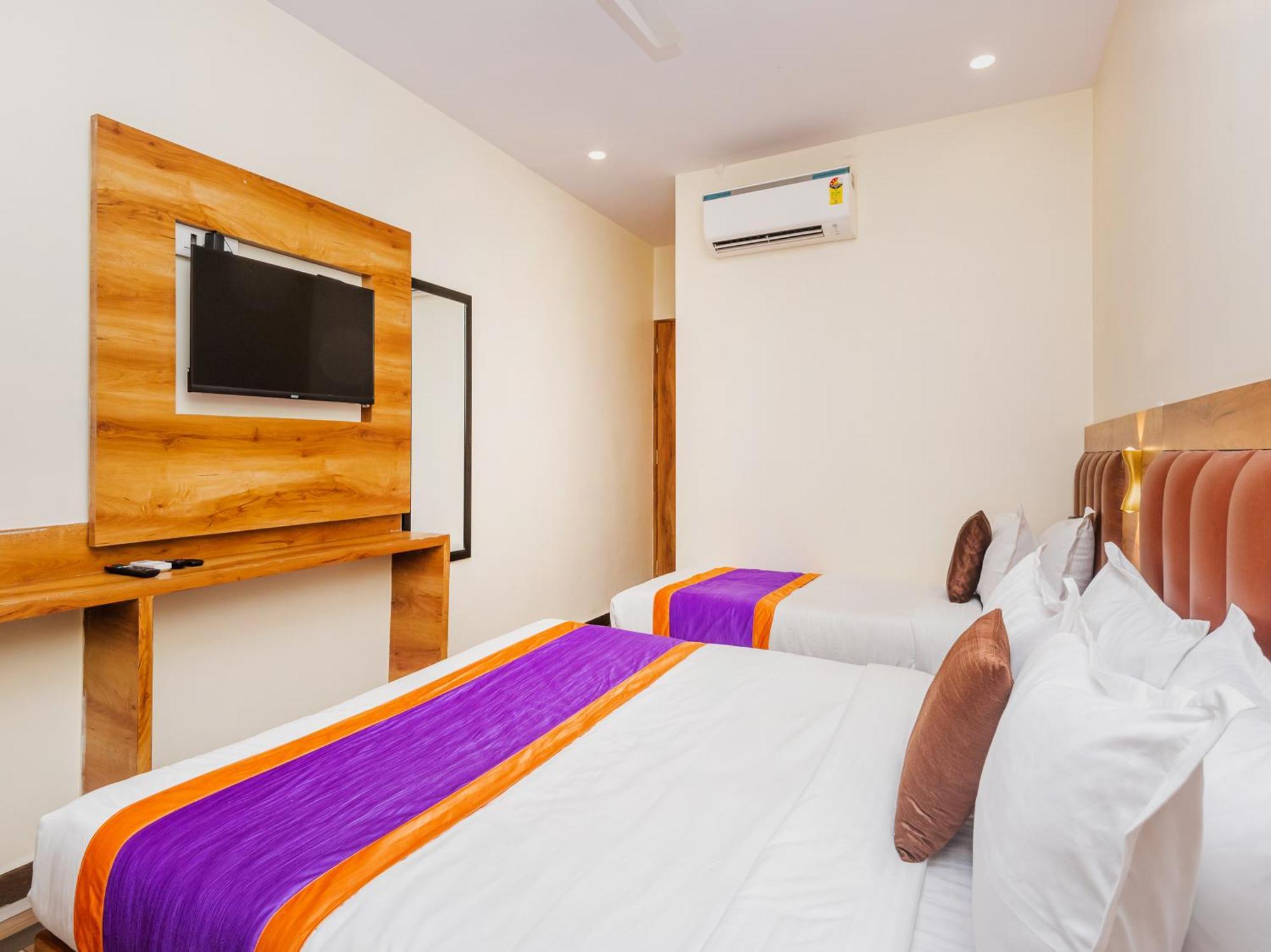 Hotel Era Mumbai Bagian luar foto
