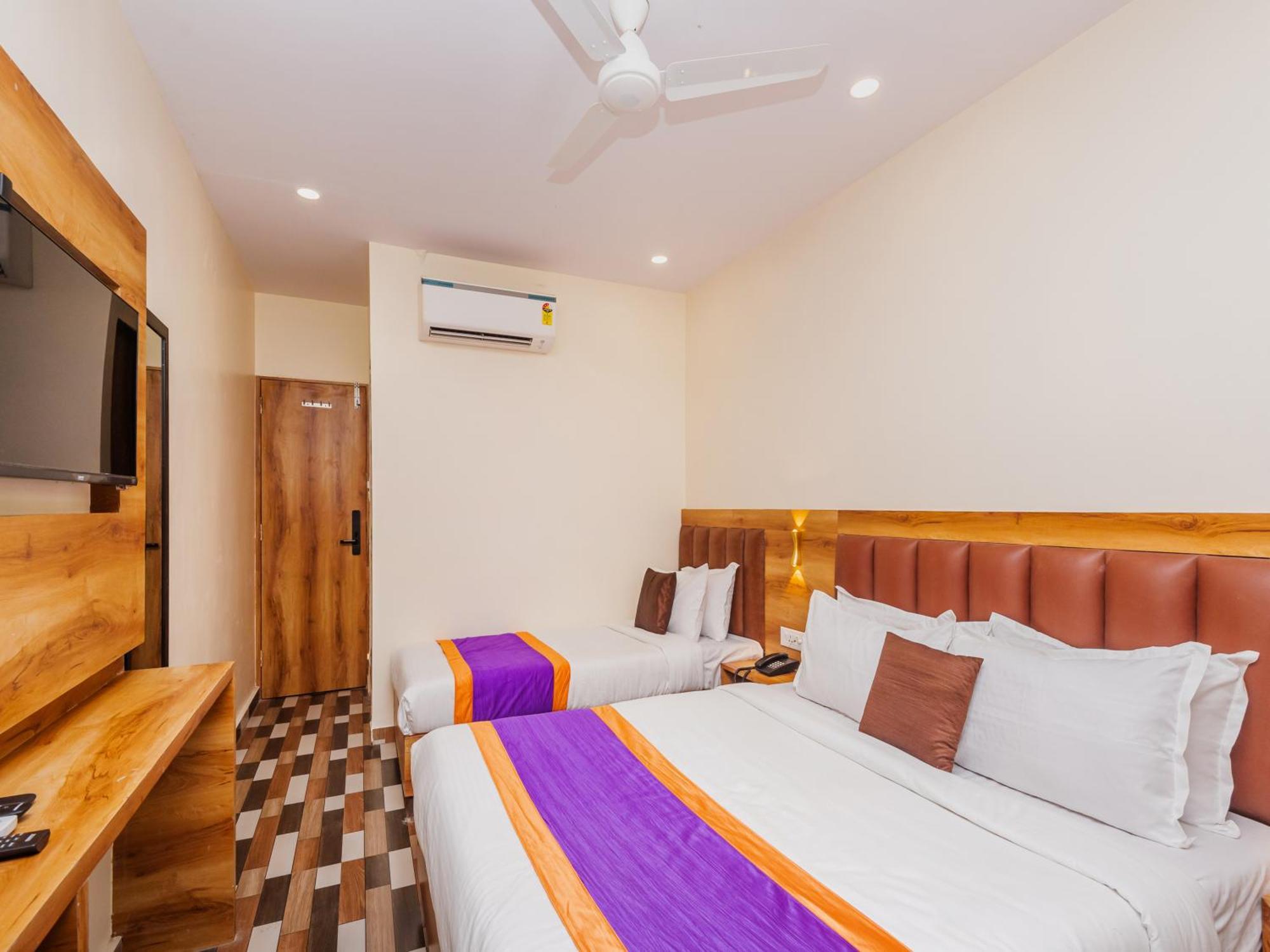 Hotel Era Mumbai Bagian luar foto