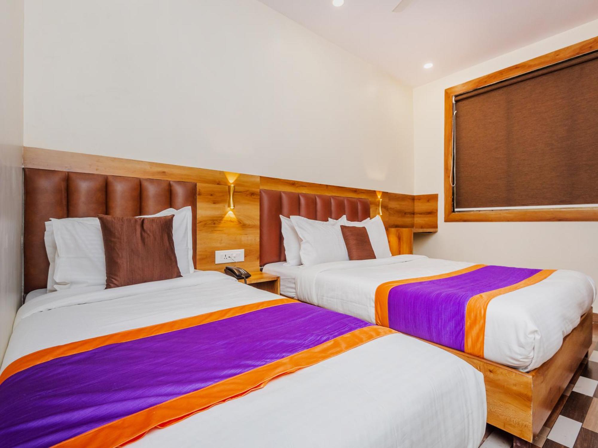Hotel Era Mumbai Bagian luar foto